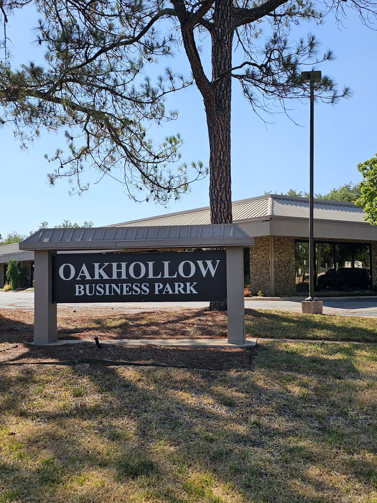Oakhollow Business Park Complex